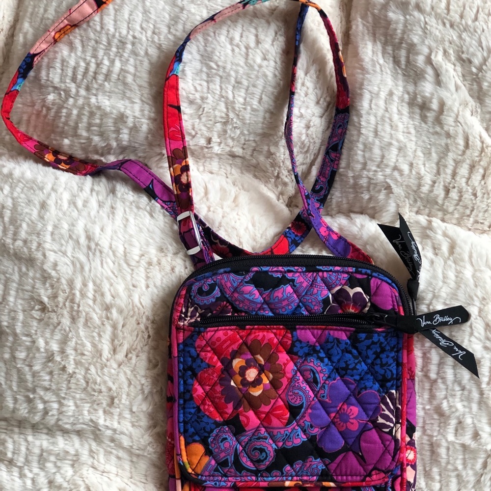 Beautiful like new Vera Bradley RFID mini hipster